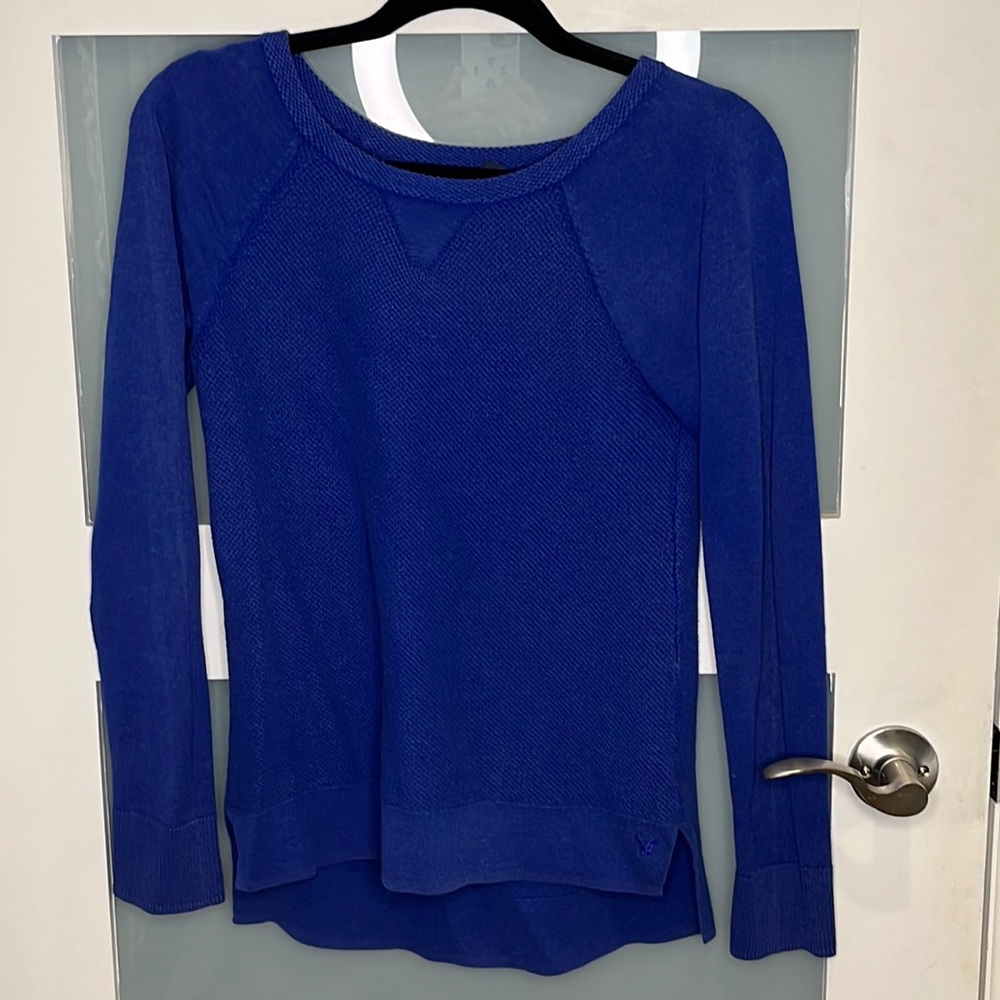 American eagle blue long sleeve size small